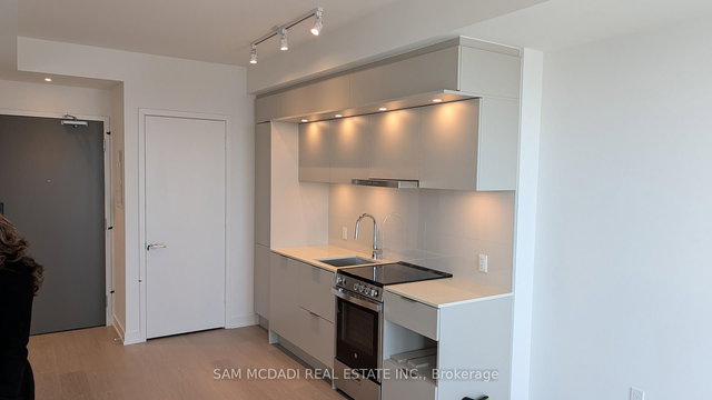 2510 - 448 Burnhamthorpe Road W