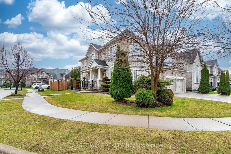 9 Olivia Marie Rd, Brampton, L6Y 0M5 | Image 3