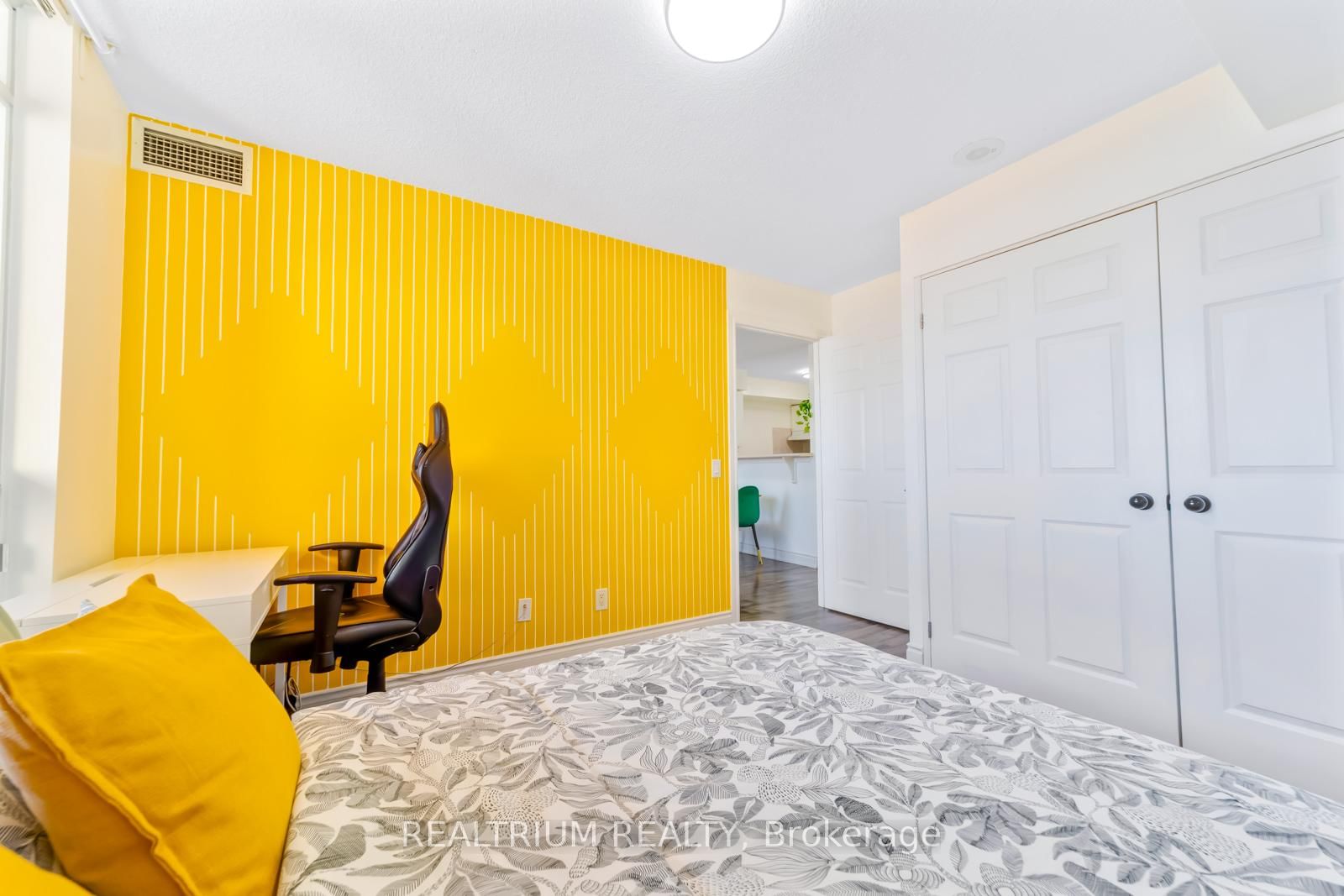 710 Humberwood Boulevard, Unit 811 - Photo 18