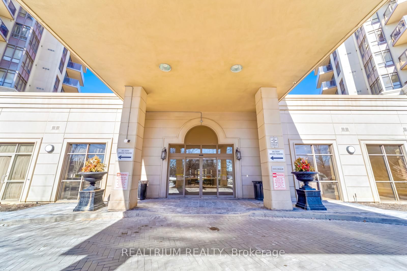 710 Humberwood Boulevard, Unit 811 - Photo 3