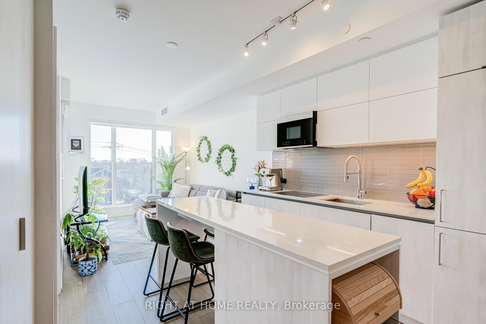 21 Park Street E, Unit 506 - Photo 13