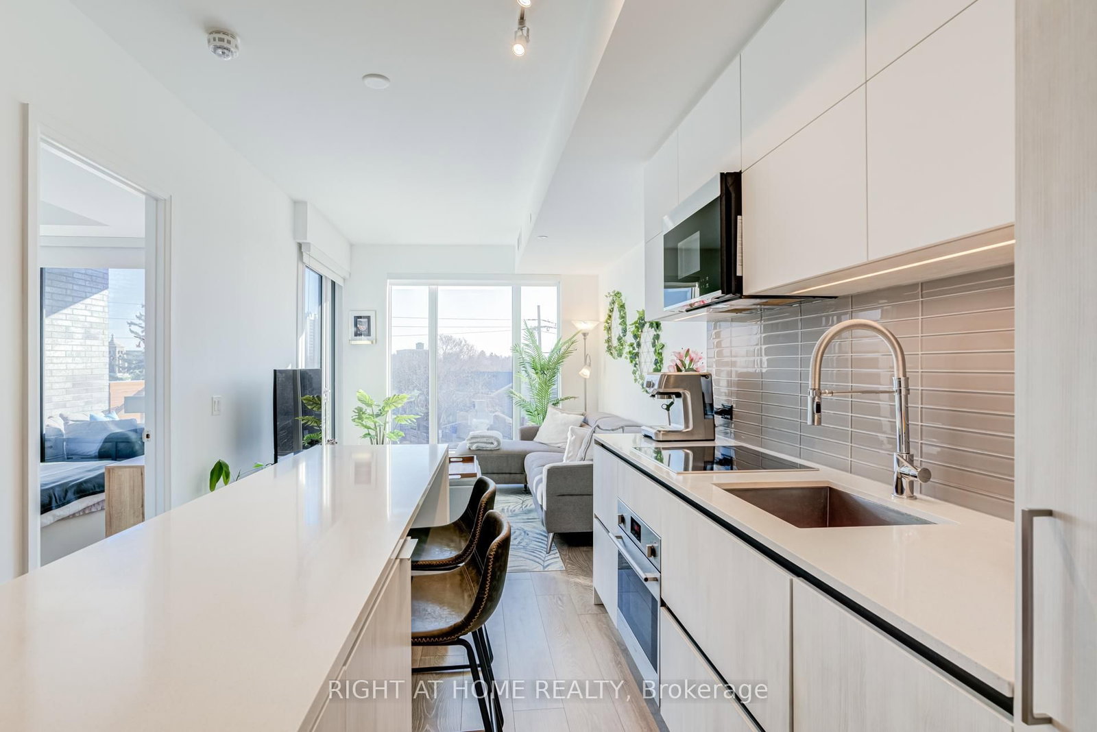 21 Park Street E, Unit 506 - Photo 17