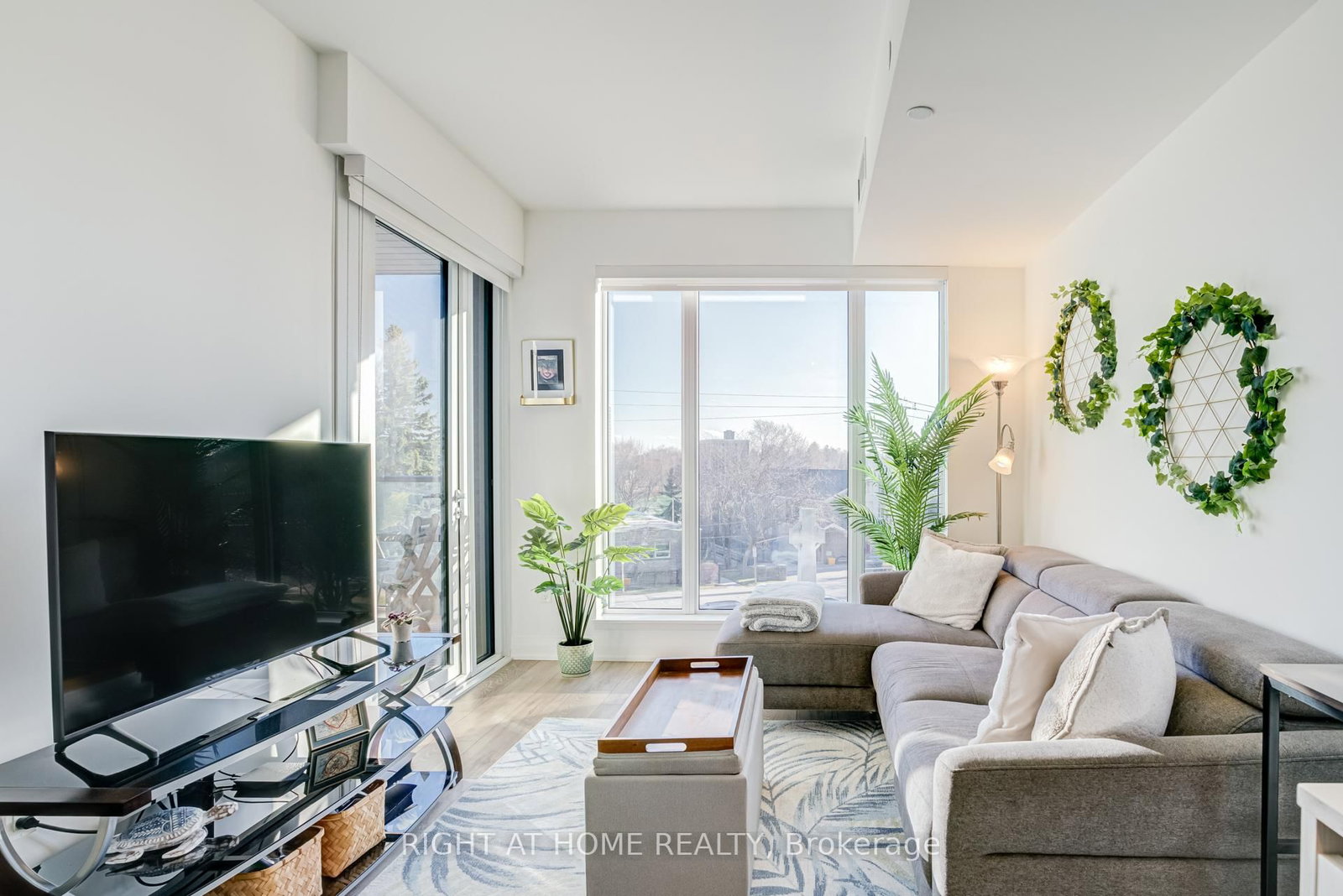 21 Park Street E, Unit 506 - Photo 22