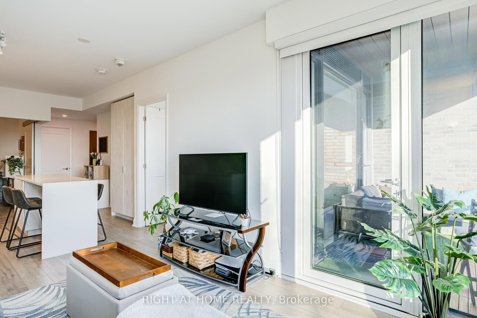 21 Park Street E, Unit 506 - Photo 26