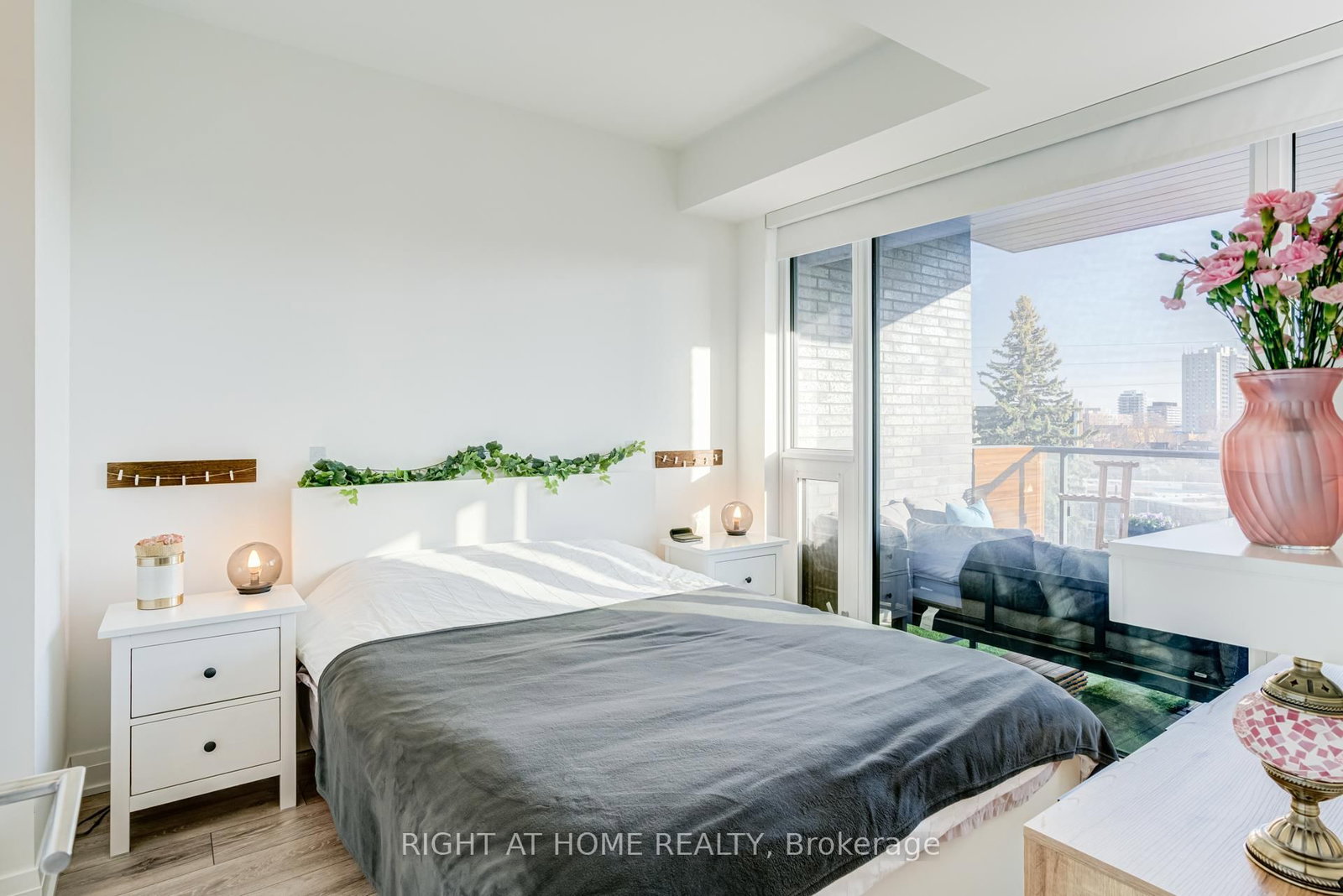 21 Park Street E, Unit 506 - Photo 28