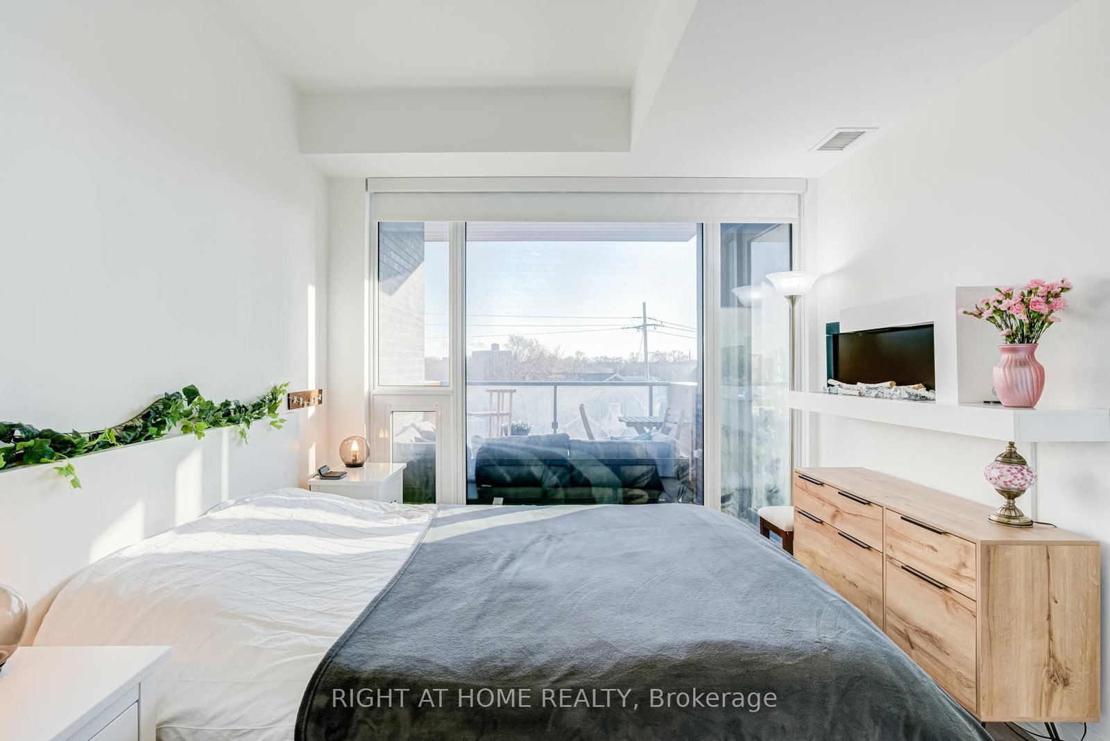 21 Park Street E, Unit 506 - Photo 31