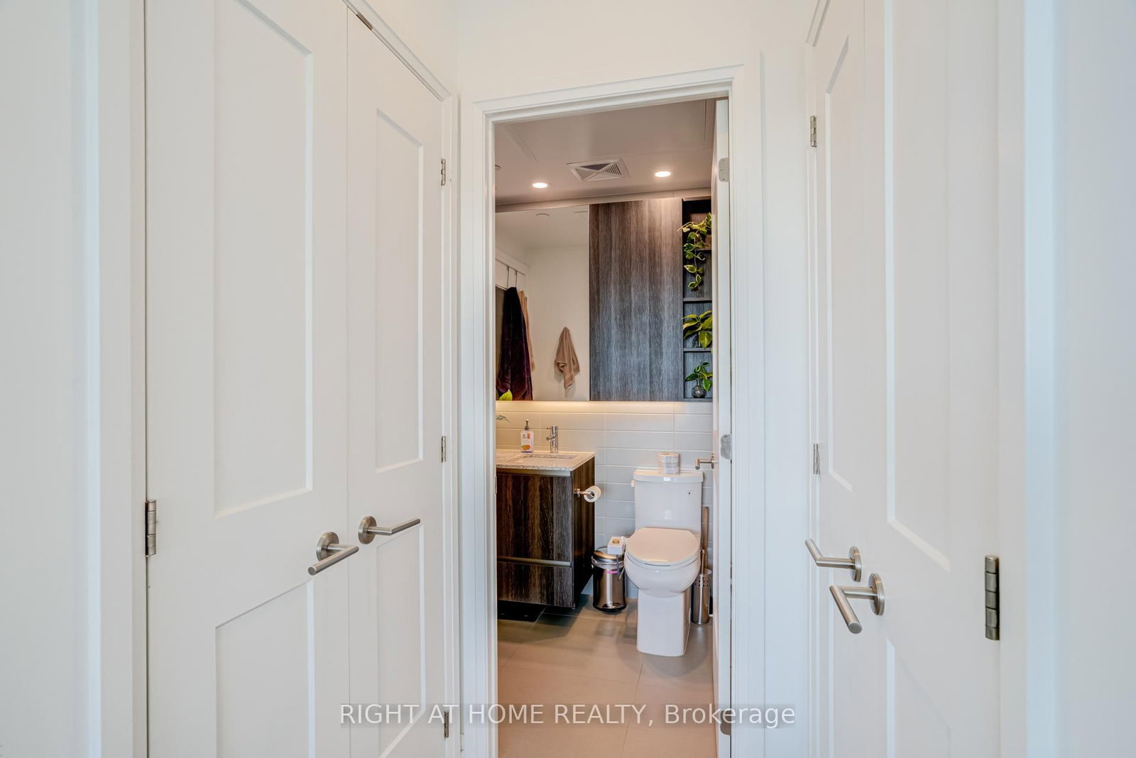 21 Park Street E, Unit 506 - Photo 33