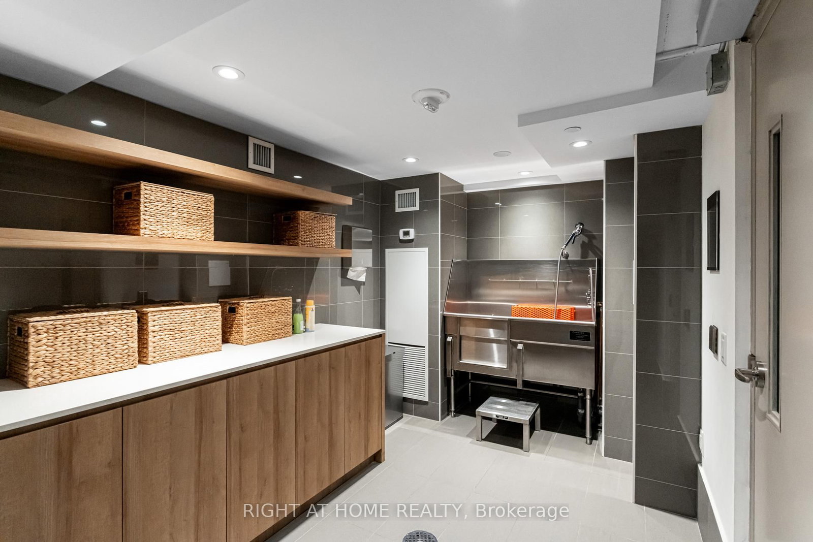 21 Park Street E, Unit 506 - Photo 48