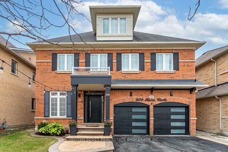606 Nairn Circ, Milton, L9T 7X6 | Image 2