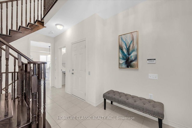 82 Blackberry Valley Crescent