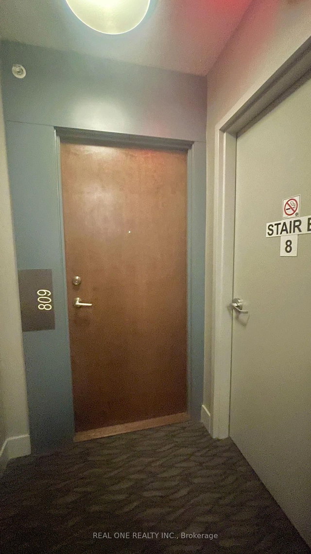 809 - 2220 Lakeshore Boulevard