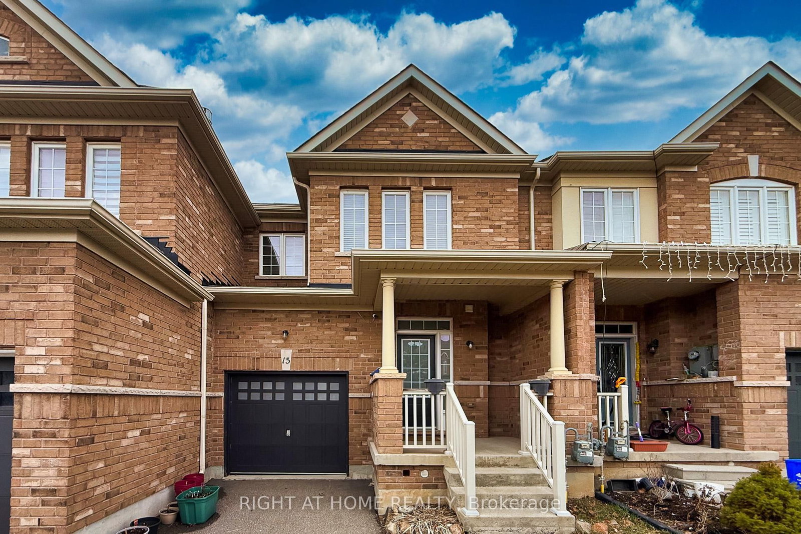 Townhouse for sale at 15 Munch Place, Milton, Ontario, L9T 8K6 - Willmott - MLS: W12999532