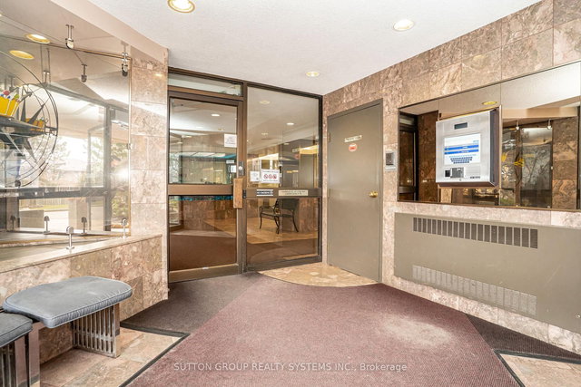 #802 - 20 Cherrytree Drive