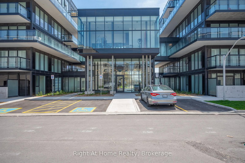 B426 - 1119 Cooke Blvd, Burlington, L7T 0C7 | Image 3