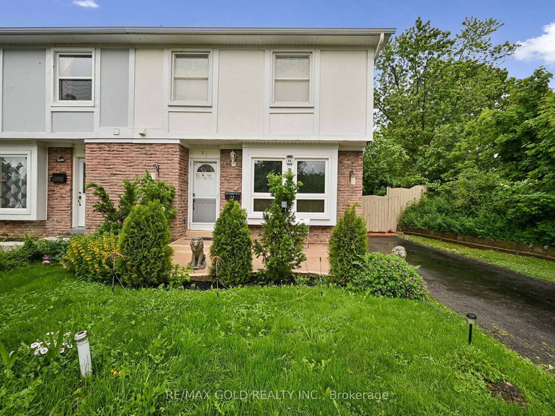 98 Centre St N, Brampton, L6V 2Z3 | Image 3