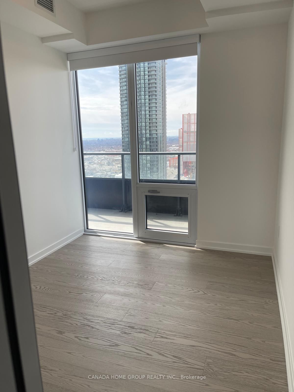 448 Burnhamthorpe Road W, Unit 2411 - Photo 11