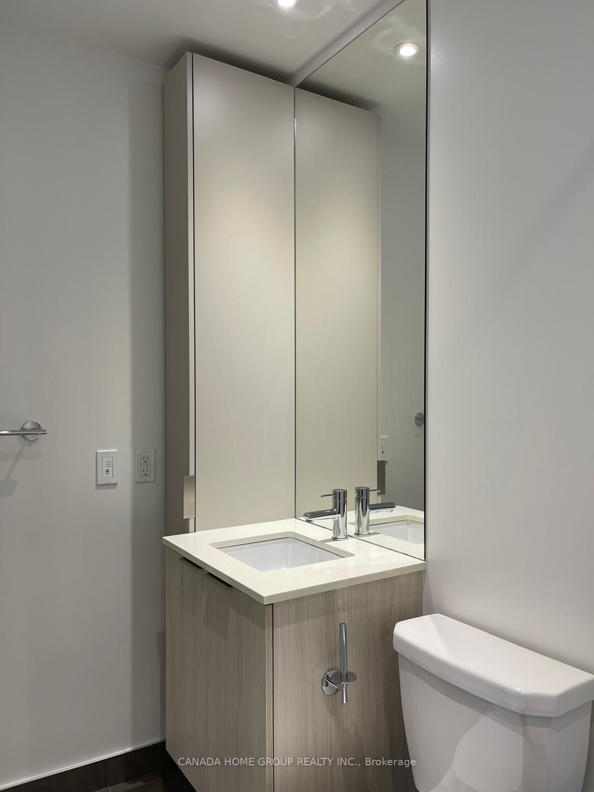 448 Burnhamthorpe Road W, Unit 2411 - Photo 14