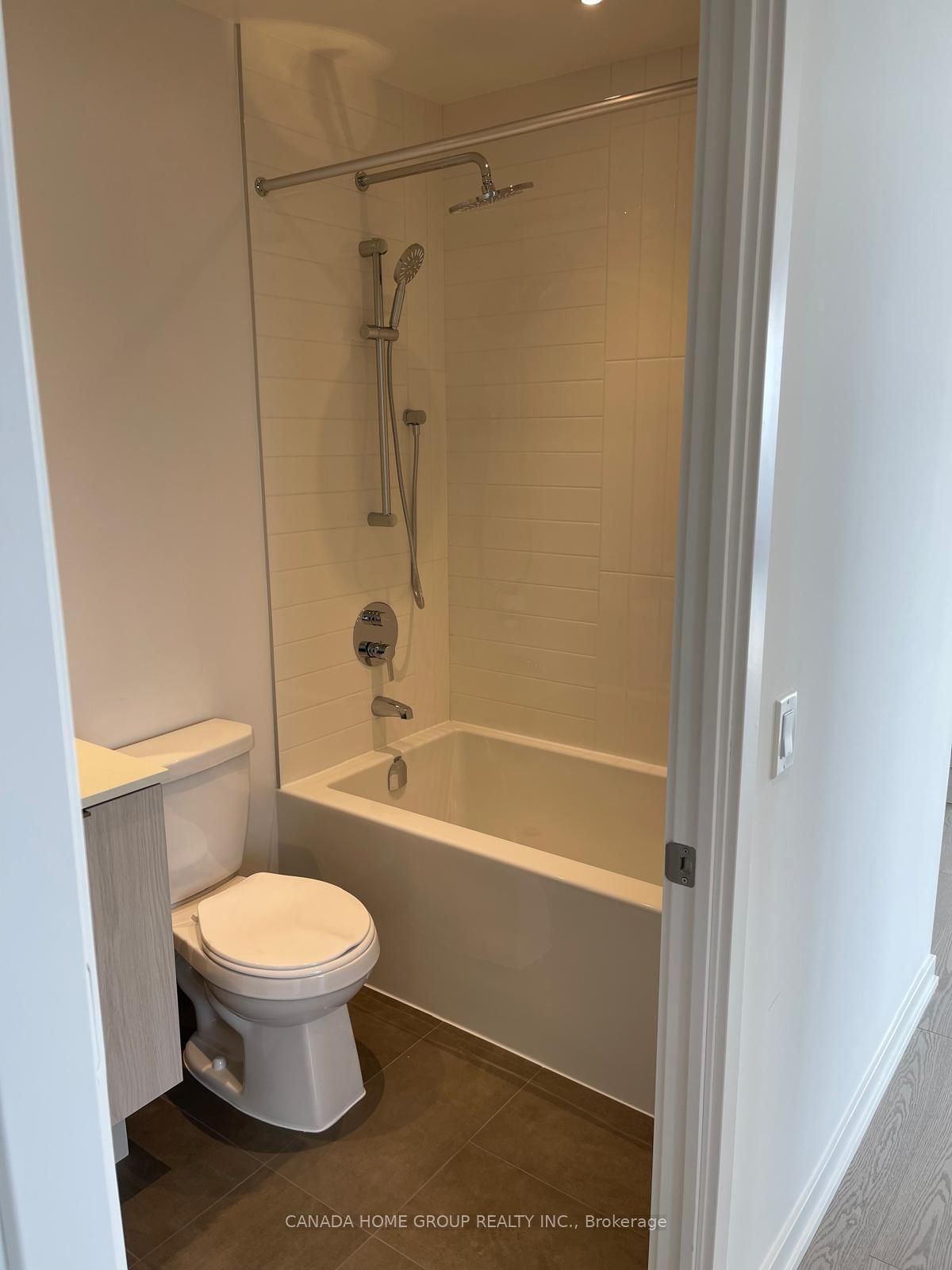 448 Burnhamthorpe Road W, Unit 2411 - Photo 15