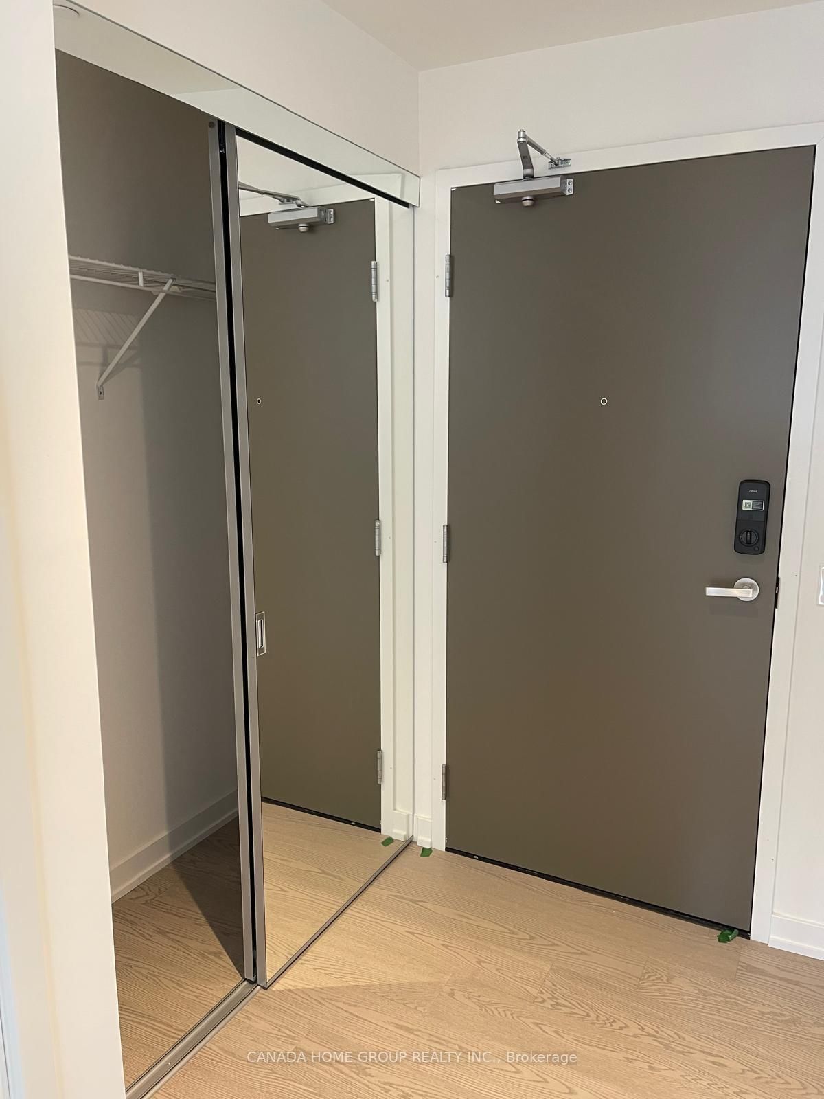 448 Burnhamthorpe Road W, Unit 2411 - Photo 4