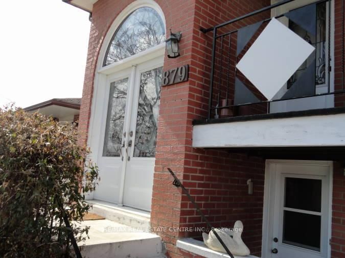 home for lease on 879 Consort Crescent