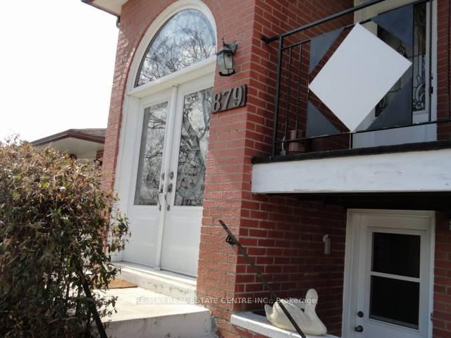 879 Consort Crescent