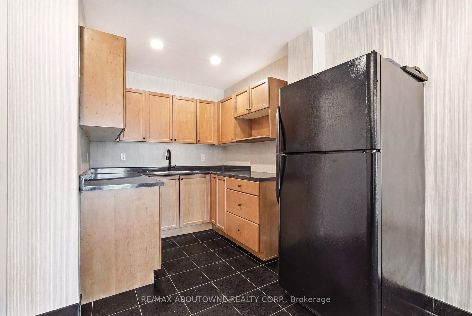 2085 Amherst Heights, Unit 209 - Photo 31