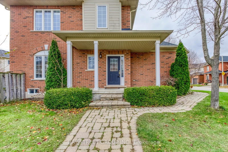 5218 Garland Cres, Burlington, L7L 7K9 | Image 3