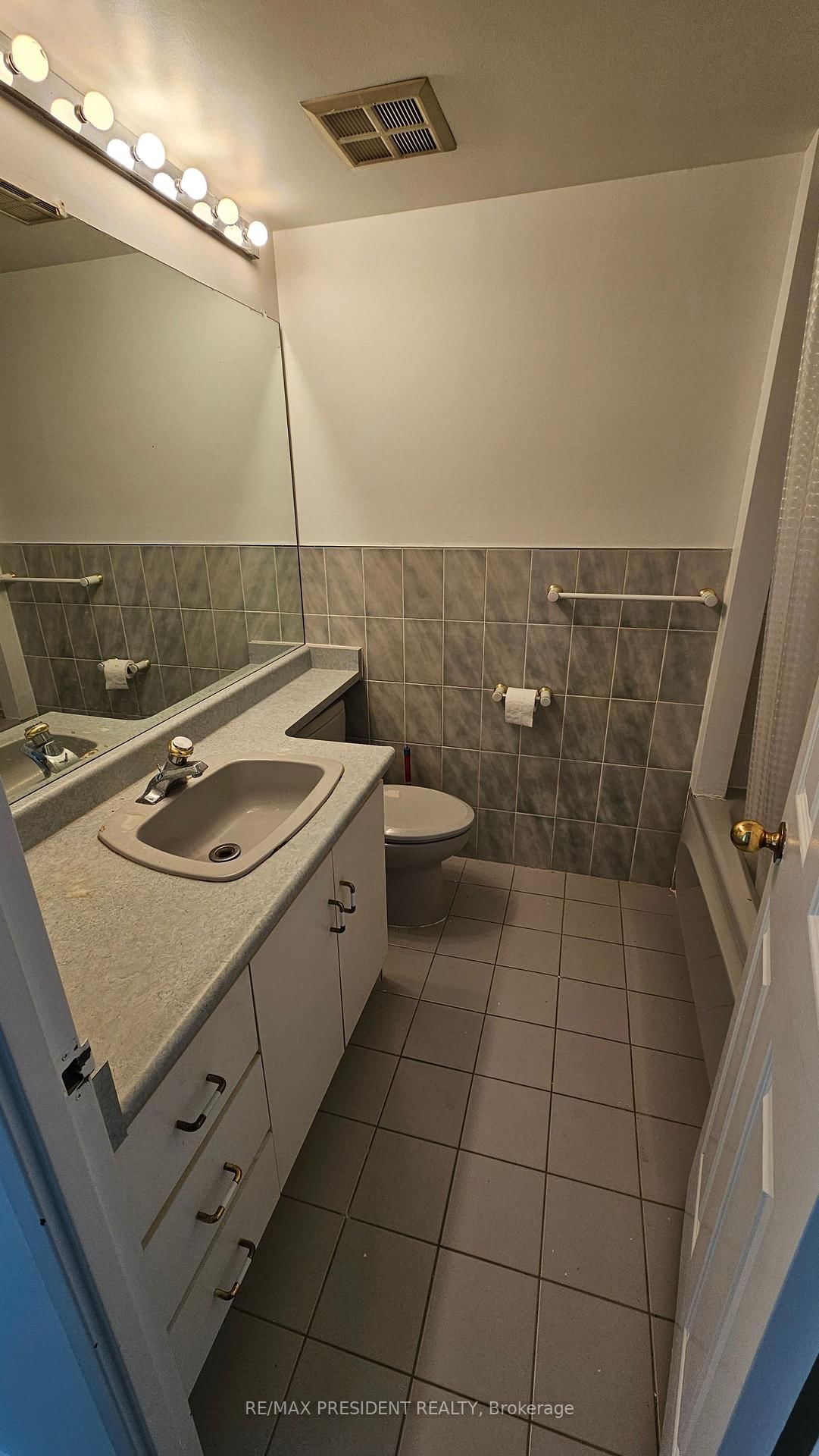 2155 Burnhamthorpe Road W, Unit 1103 - Photo 8
