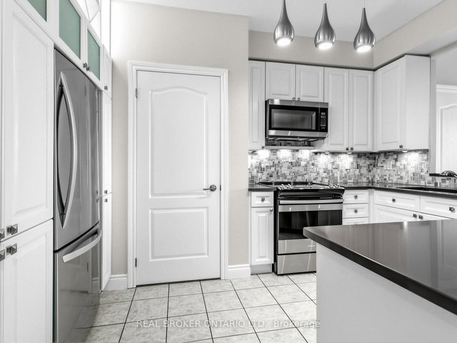 502 - 2 Aberfoyle Crescent