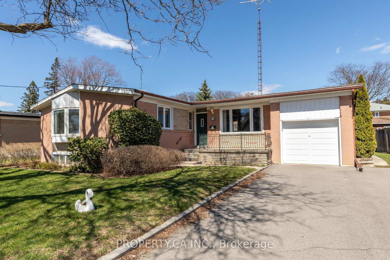 38 Florida Cres, Toronto, M9M 1P5 | Image 2