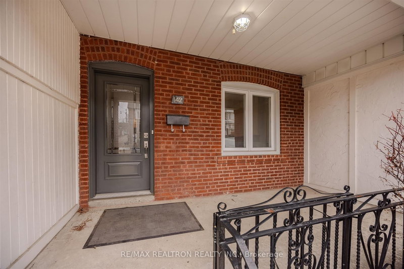 142 Gilbert Ave, Toronto, M6E 4W3 | Image 3