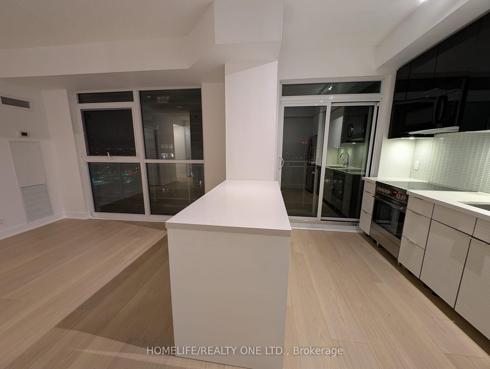 33 Shore Breeze Drive, Unit 3108 - Photo 3