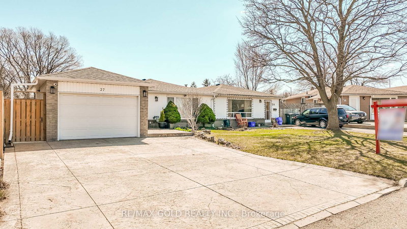 27 Davenport Cres, Brampton, L6T 3L5 | Image 2