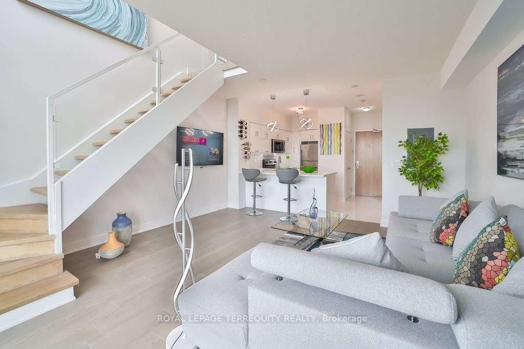 185 Legion Road N, Unit Ph06 - Photo 12