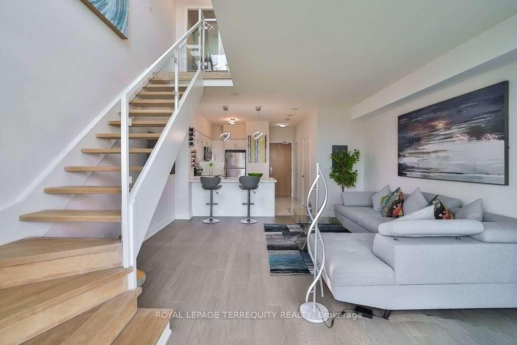 185 Legion Road N, Unit Ph06 - Photo 17