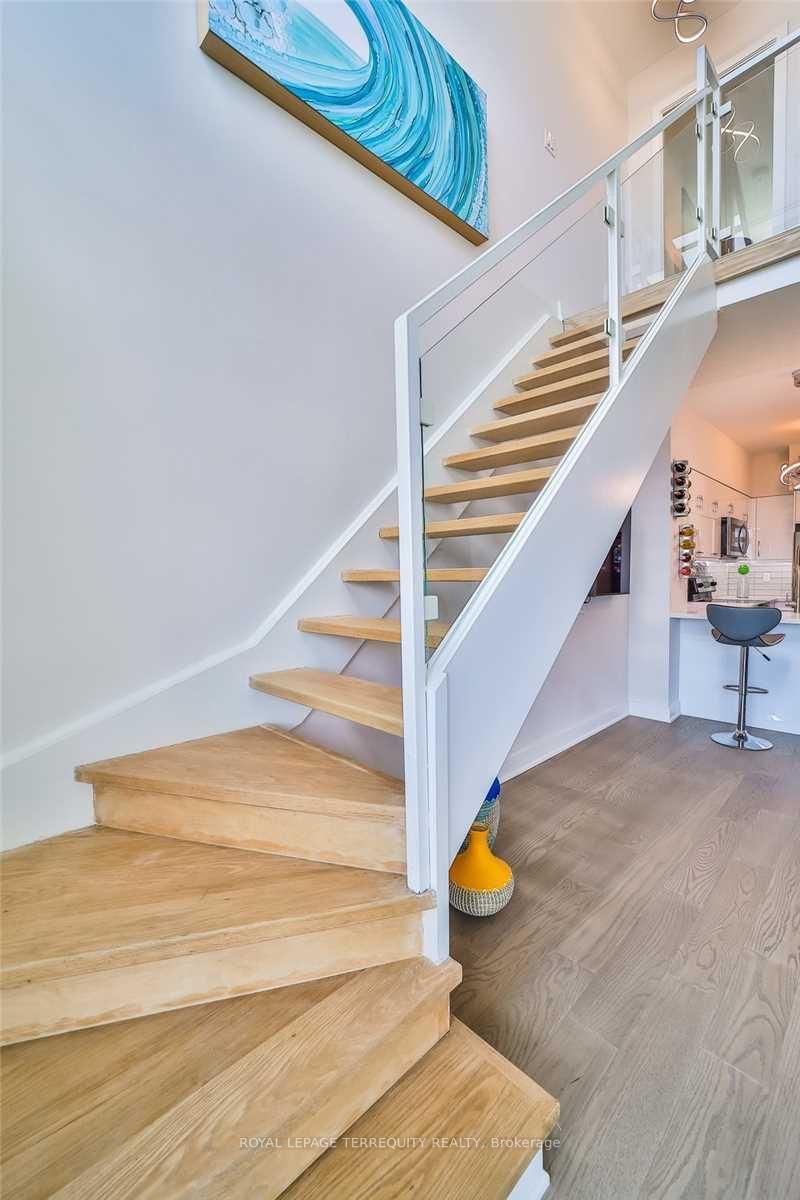 185 Legion Road N, Unit Ph06 - Photo 18