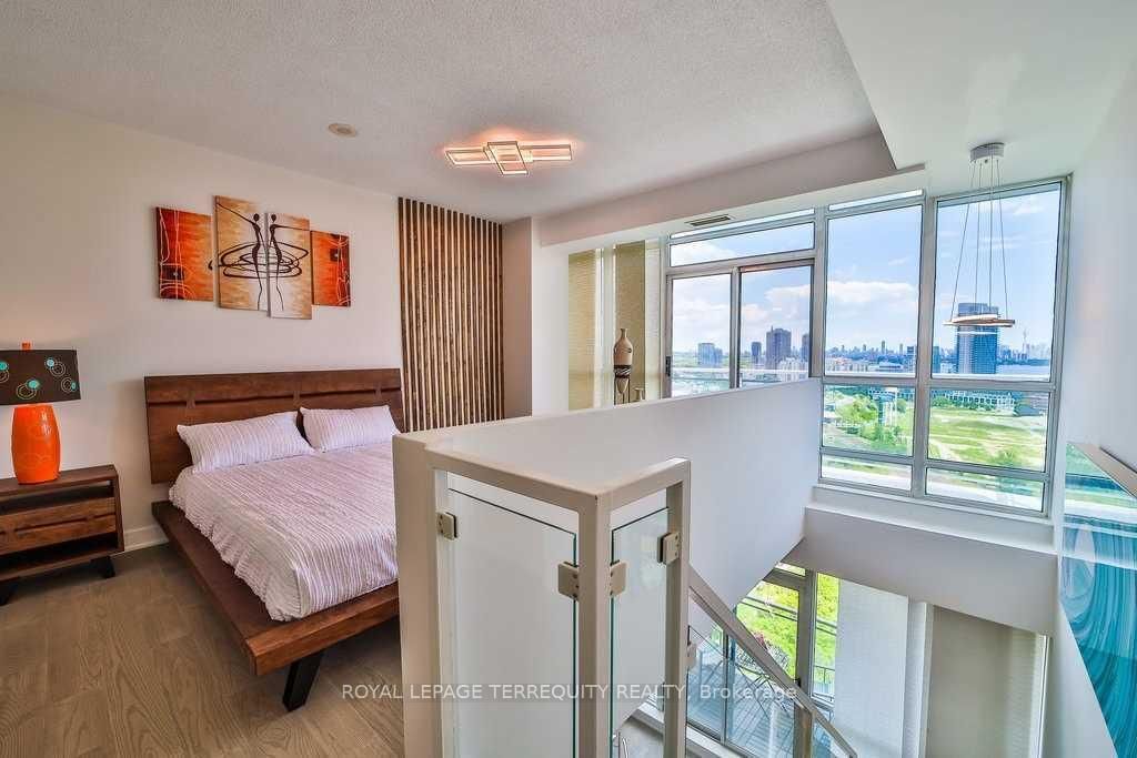 185 Legion Road N, Unit Ph06 - Photo 19