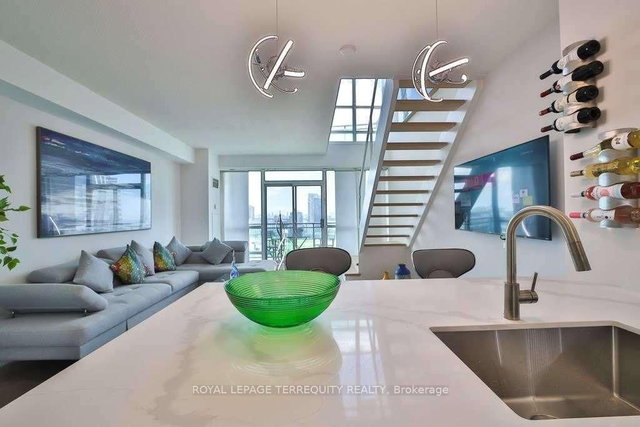 Ph06 - 185 Legion Road N