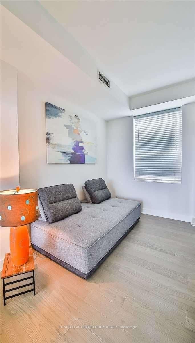 185 Legion Road N, Unit Ph06 - Photo 24