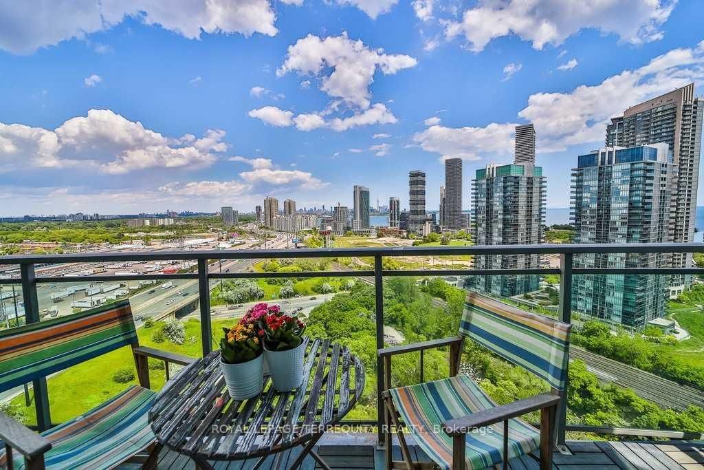 185 Legion Road N, Unit Ph06 - Photo 29