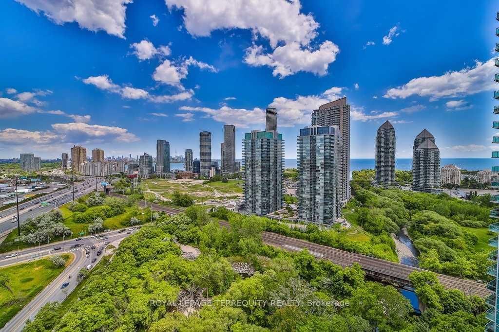 185 Legion Road N, Unit Ph06 - Photo 31