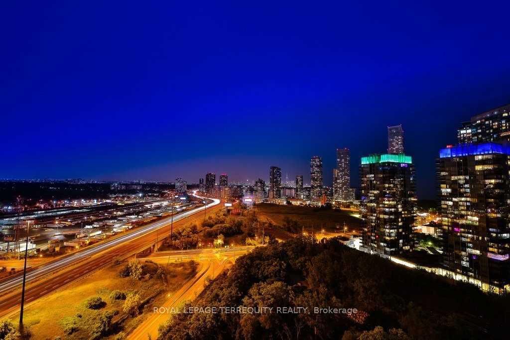 185 Legion Road N, Unit Ph06 - Photo 34