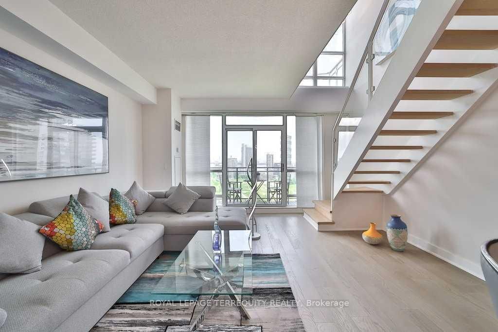 185 Legion Road N, Unit Ph06 - Photo 8