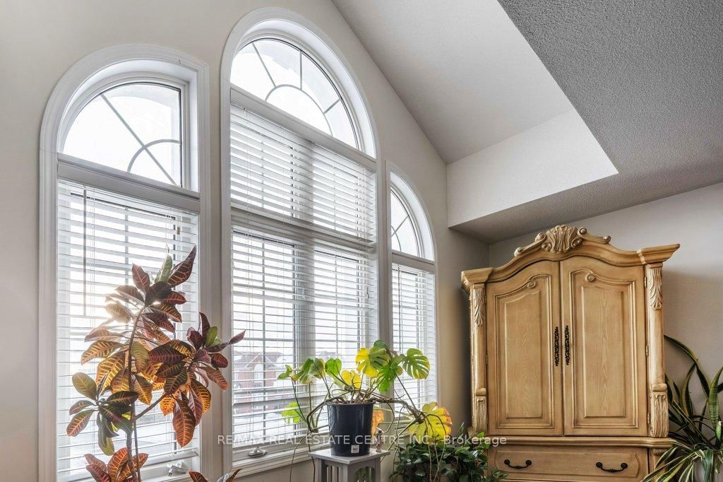 Detached House for sale at 673 Armstrong Boulevard, Milton, Ontario, L9T 0H4 - Beaty - MLS: W13000386