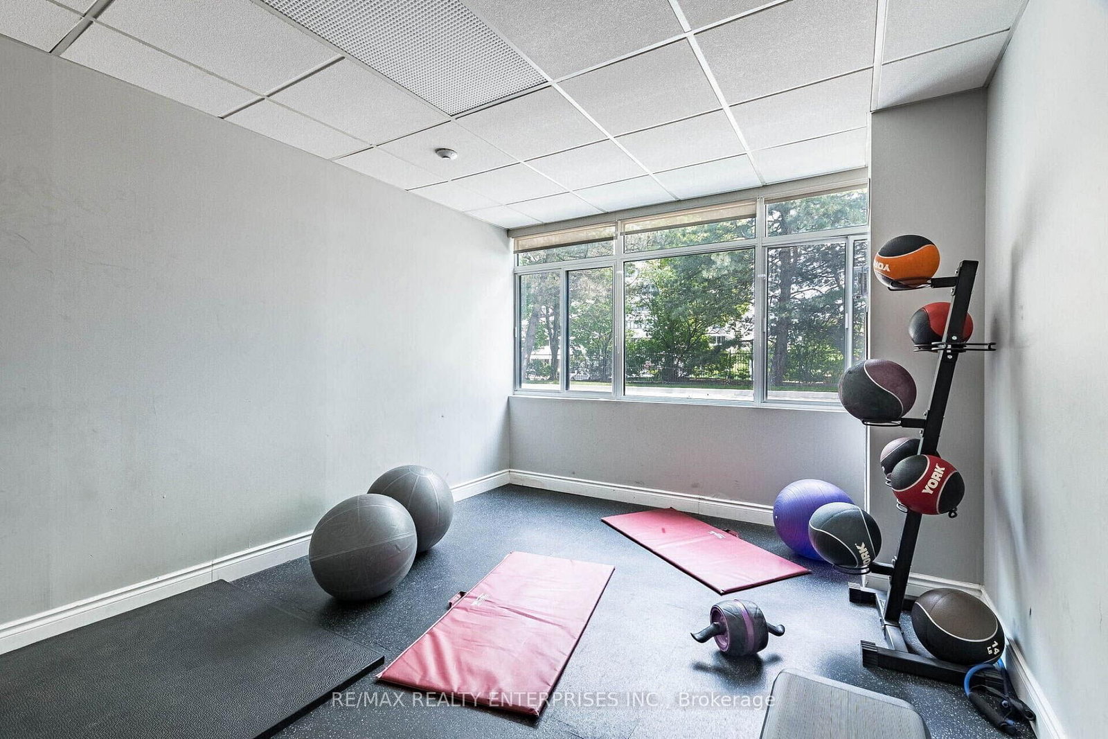 50 Elm Drive E, Unit 605 - Photo 35