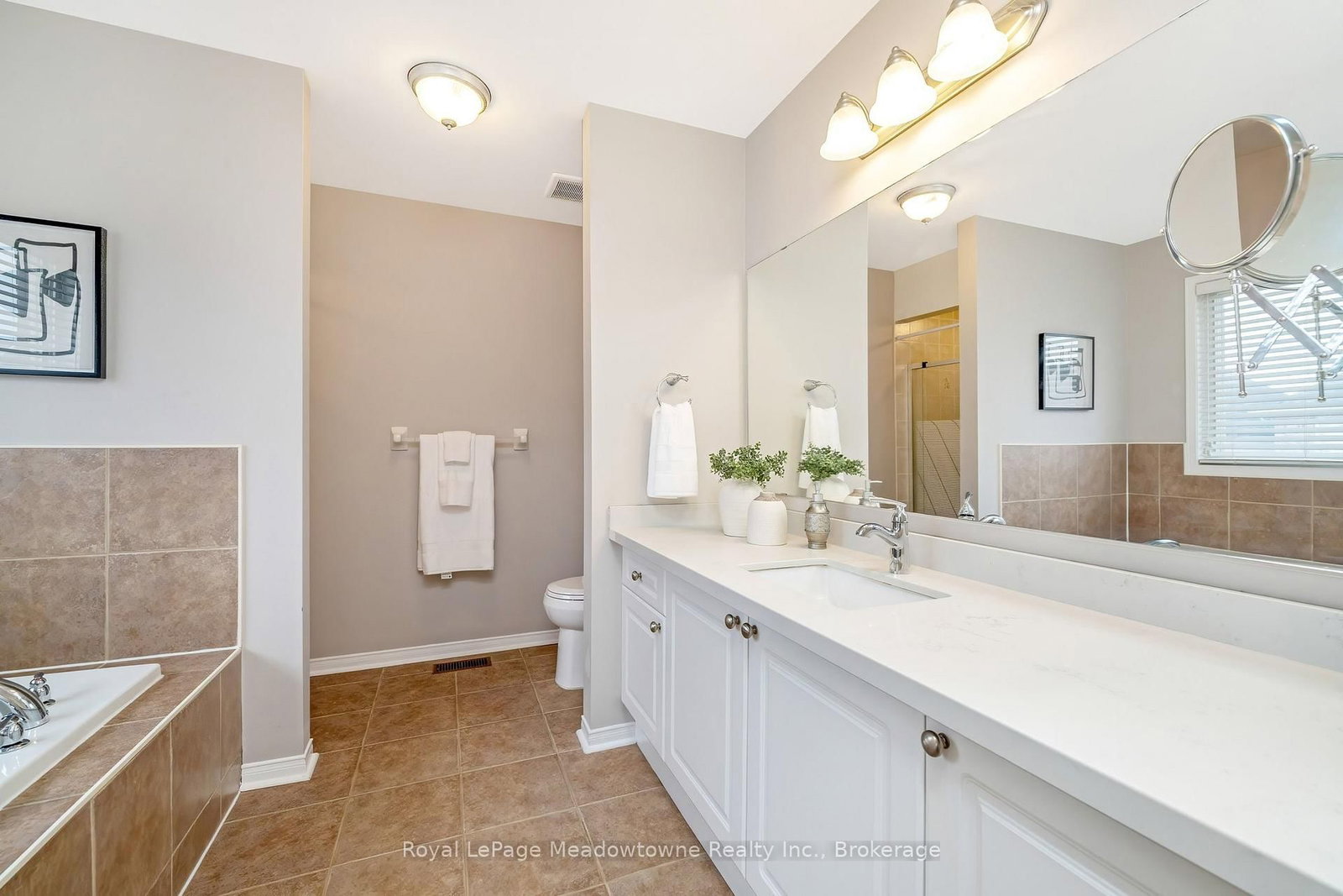 Detached House for sale at 487 Hartley Boulevard, Milton, Ontario, L9T 6K9 - Clarke - MLS: W13000418