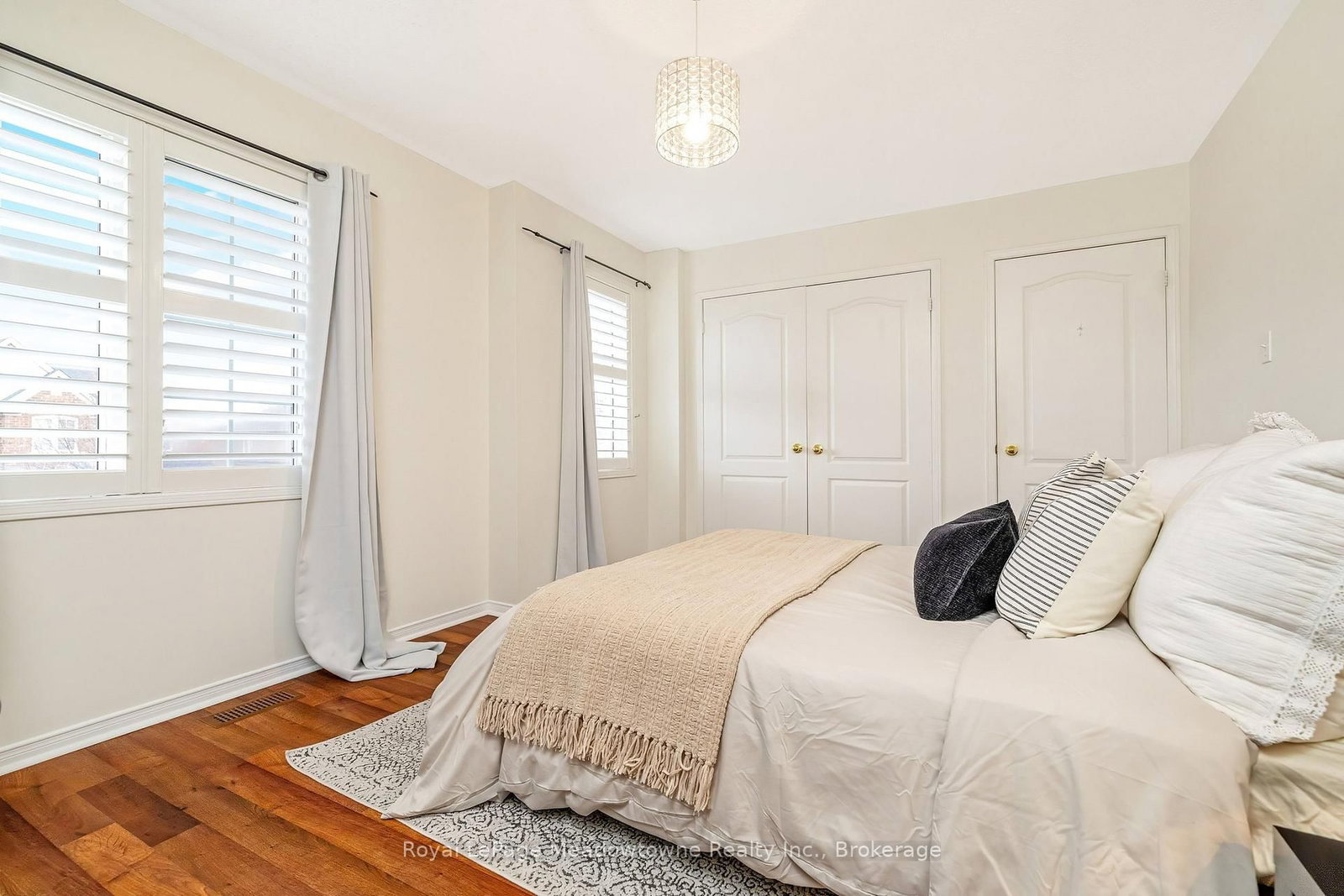 Detached House for sale at 487 Hartley Boulevard, Milton, Ontario, L9T 6K9 - Clarke - MLS: W13000418