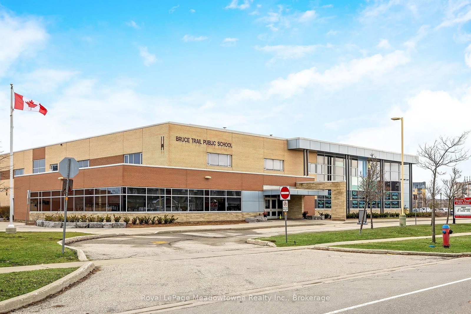 Detached House for sale at 487 Hartley Boulevard, Milton, Ontario, L9T 6K9 - Clarke - MLS: W13000418