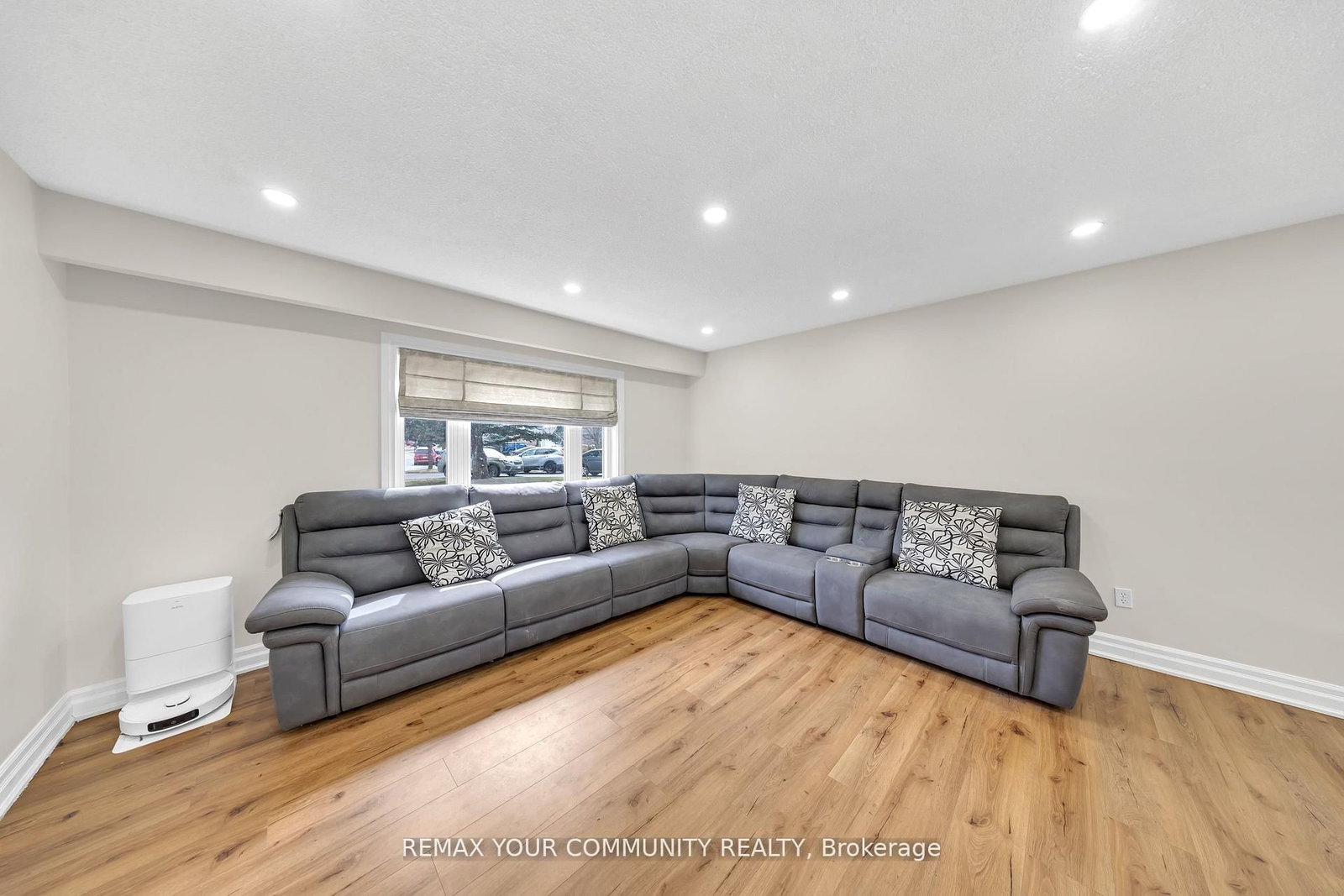 Detached House for sale at 22 MADELAINE Crescent, Brampton, Ontario, L6S 2Y9 - Central Park - MLS: W13000486