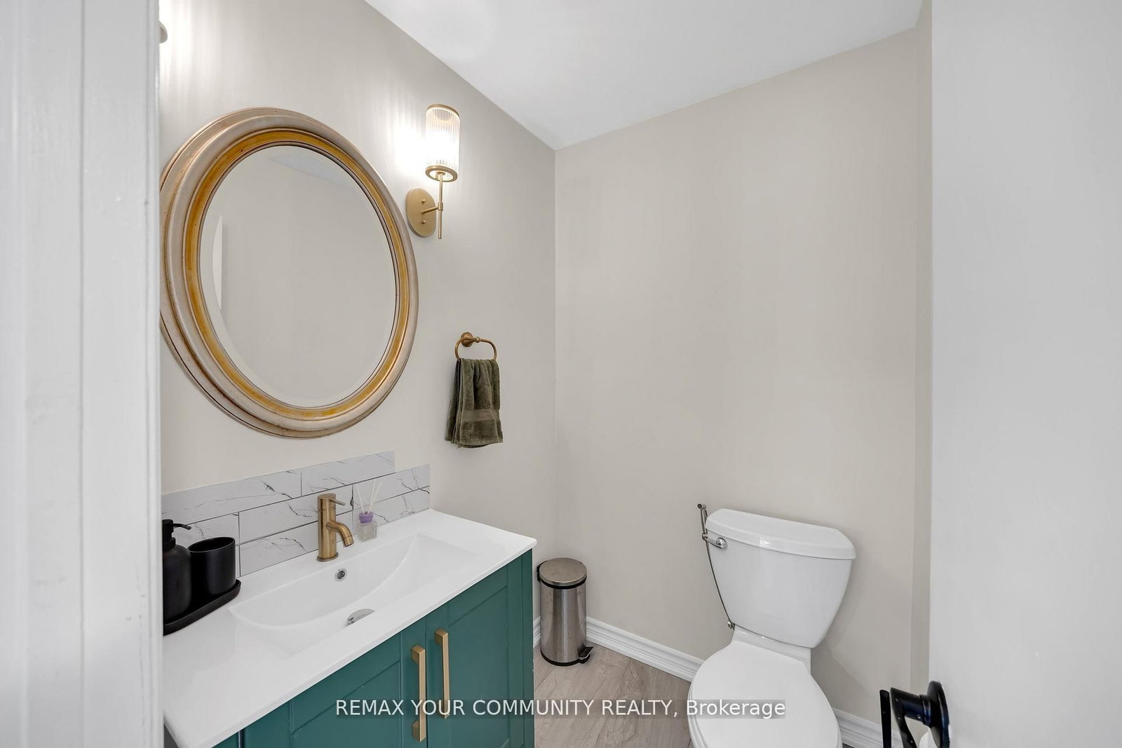 Detached House for sale at 22 MADELAINE Crescent, Brampton, Ontario, L6S 2Y9 - Central Park - MLS: W13000486